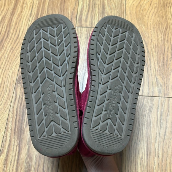 Koolaburra by UGG Girl’s Hot Pink Koola Mini | Size 1 - Picture 9 of 12